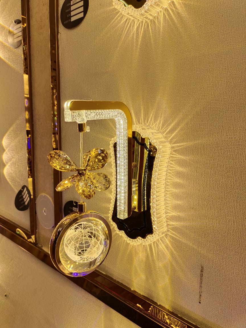 Wall bracket light