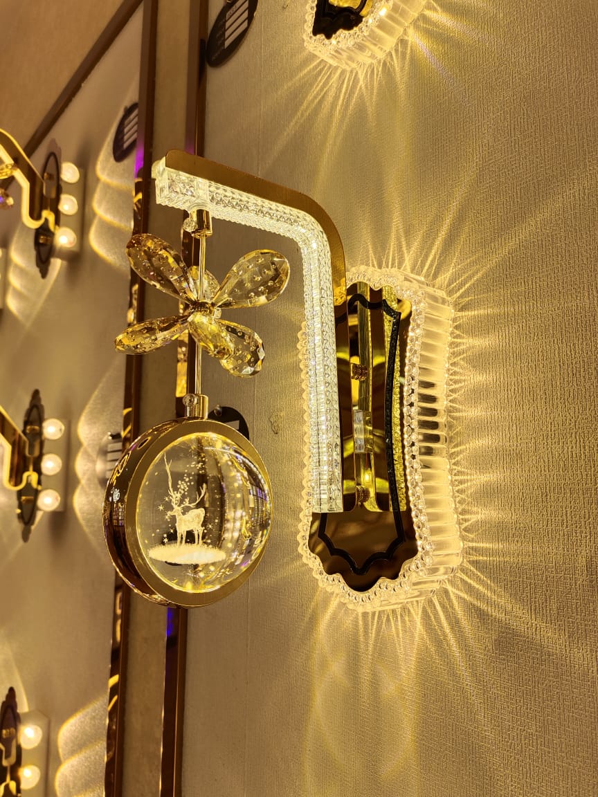 Wall bracket light